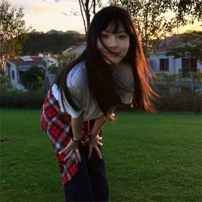 红衣小女孩